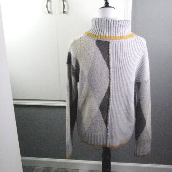Hem & Thread Gray Patterned Cowl Neck Sweater Size Small - Picture 4 of 5